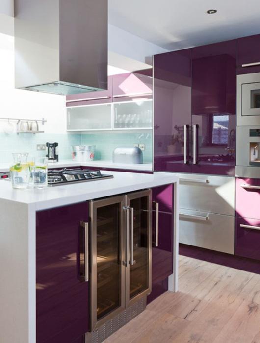 Décoration pour une cuisine violette