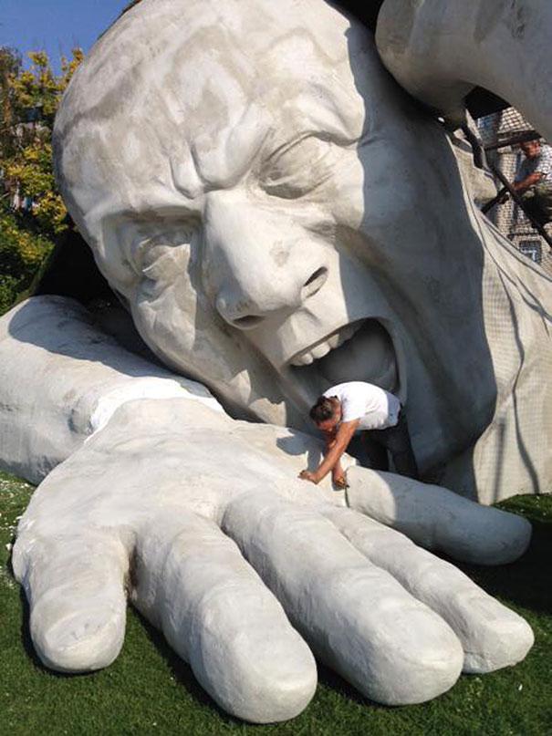 La superbe sculpture Popped Up de l'artiste Hervé Loránth Ervin 
