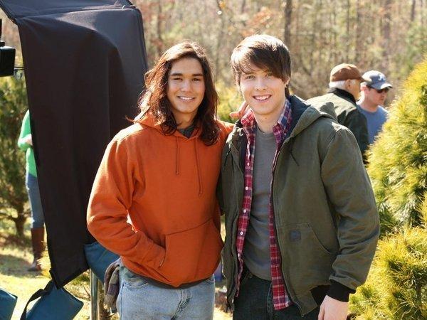 Boo Boo Stewart dans 'Evergreen Christmas'.