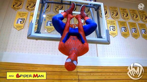 Spiderman est-il le meilleur dunker du monde?