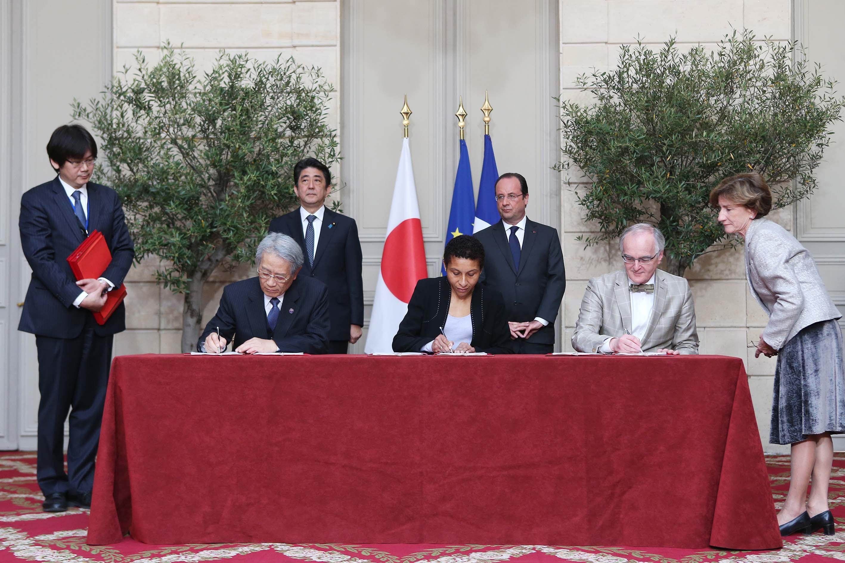 Reconnaissance mutuelle des diplômes France-Japon : un flyer résume les principaux aspects de la convention