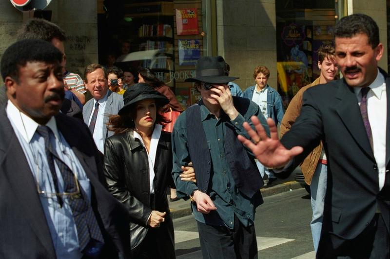 Michael Jackson Lisa Marie 1994 September 5 Shopping In Paris France