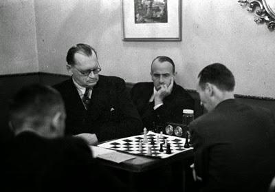 La question people sur les échecs © Chess & Strategy