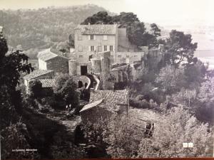 Le castellet à MENERBES