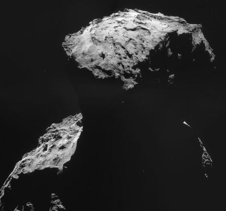 comète 67P/C-G navcam le 30 octobre à 28,6 km de sa surface