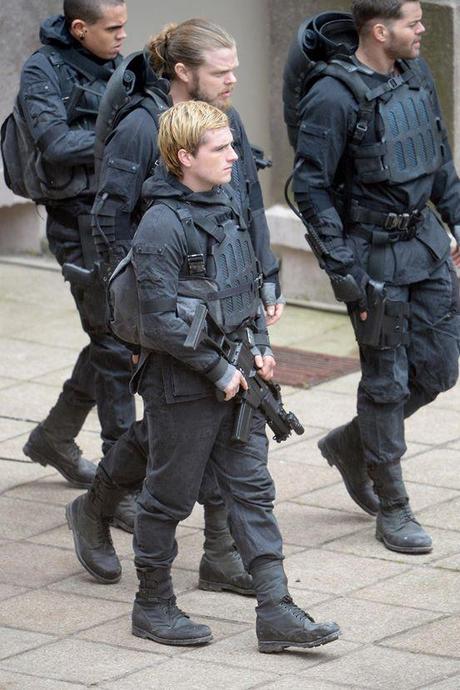 Bande annonce et Photos de Hunger Games La Révolte Partie 1