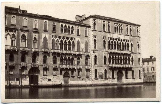 Palazzo Giustinian Brandolini D'Adda sur une photo de Carlo Naya