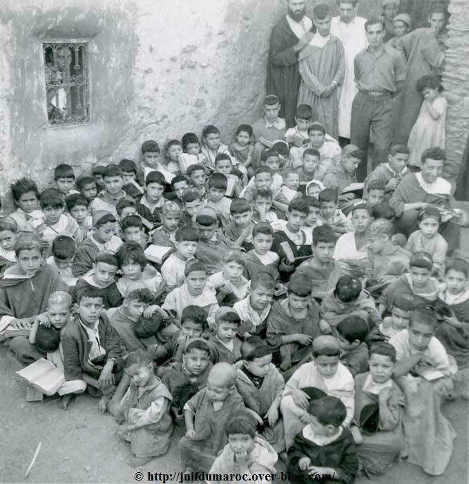 Une rentrée d'école à Amizmiz 1950