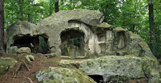 Création de l’humanité, royaume souterrain et Croix d’Hendaye Agaton+1 Création de l’humanité, royaume souterrain et Croix d’Hendaye