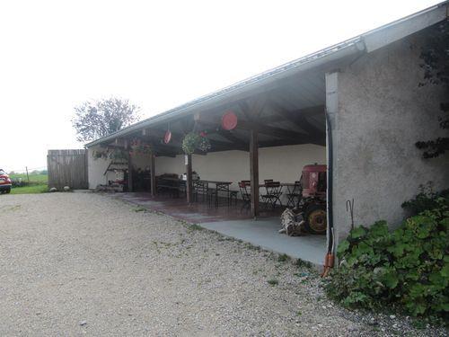 voilà les environs de cette Auberge
