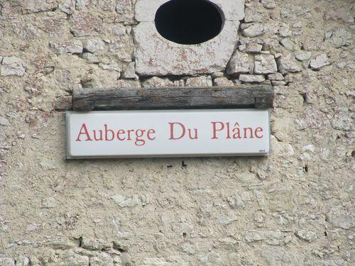 voilà les environs de cette Auberge