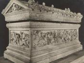 sculptures antiques dans musées: N°7: sarcophage d'Alexandre (Musée archéologique d'Istanbul)