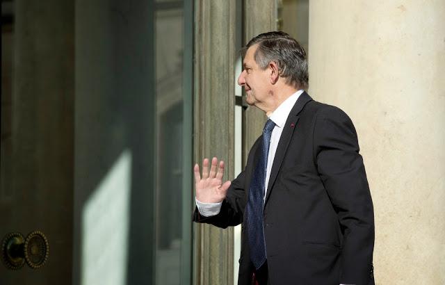 POLITIQUE > Affaire Jouyet : un troisième interlocuteur défend la version de François Fillon