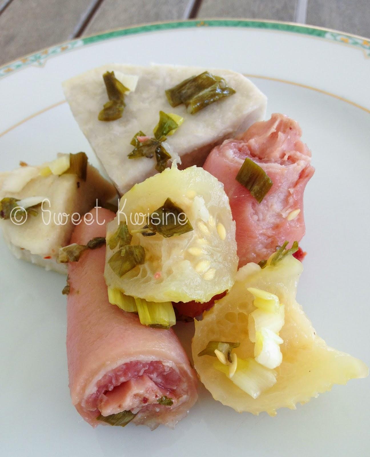 sweet kwisine, martinique, massissi, ti concombre, viande salee, salaison, queue de cochon, petit salé, dachine, taro, chou, sauce chien, piment, cuisine antillaise