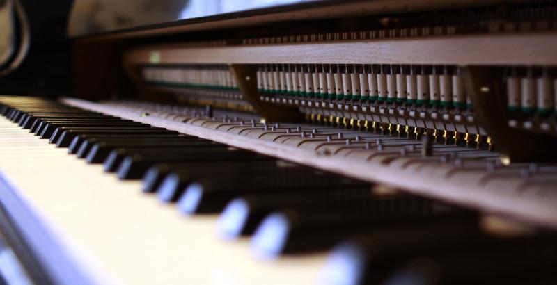 Jouer pour mieux apprendre à jouer… du piano!