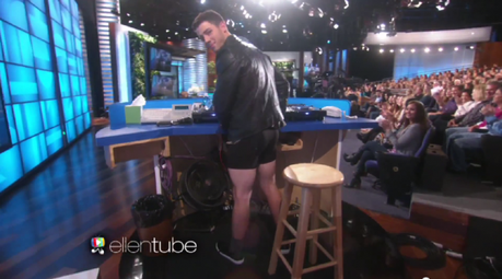 STYLE : Nick Jonas in undies m2eOPdL