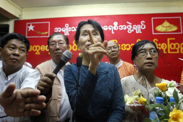 MOBILISATION. Aung San Suu Kyi appelle à la résistance face à la Constitution qui l'empêche de devenir Présidente de la Birmanie