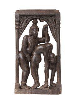 Couple en ébat acrobatique Tamil Nadu Fin XVIIIe - XIXe siècle Sculpture sur bois   91 x 49 x 14,5 cm Collection Michel Sabatier, La Rochelle