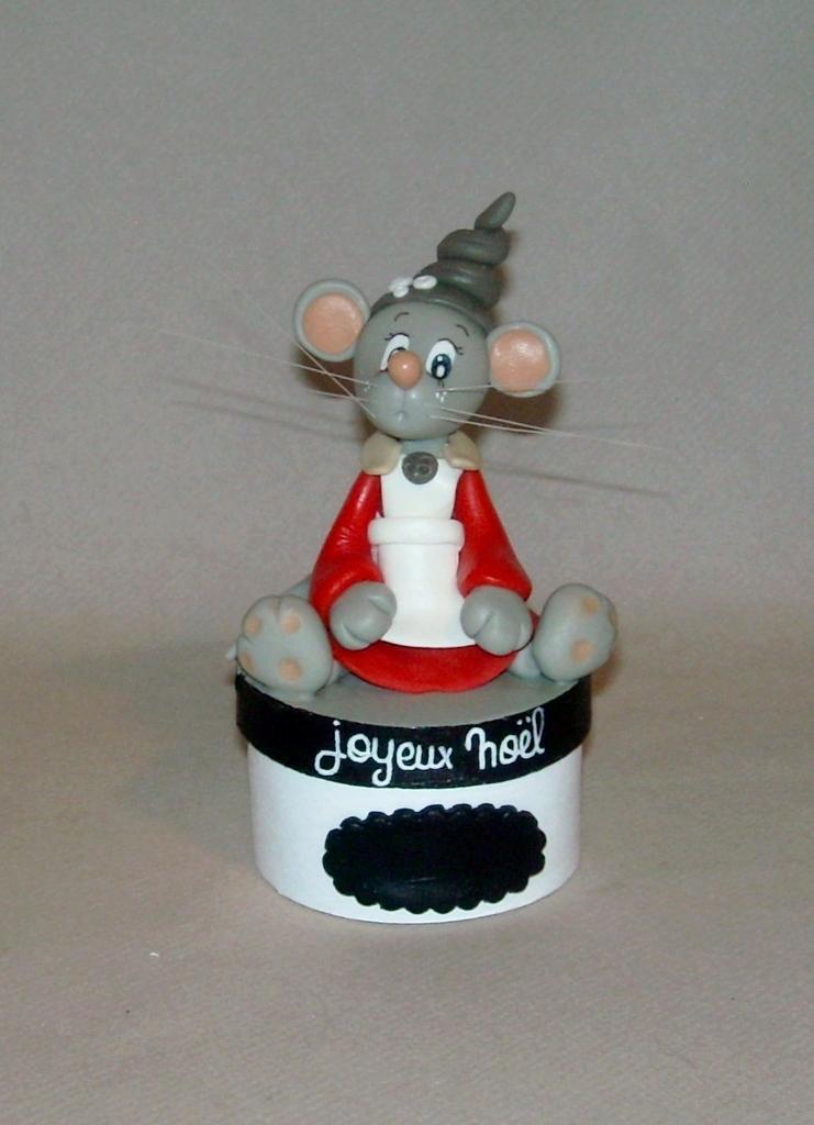 boite avec p'tite souris spécial Noël