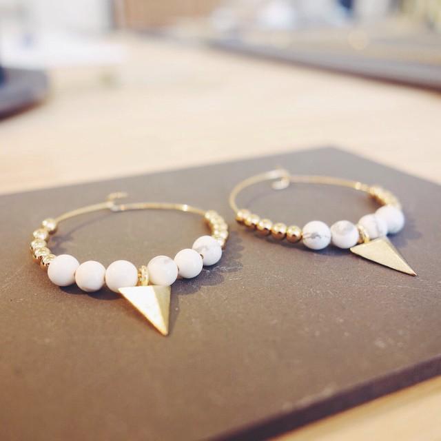 Sweet earrings #jewel #jewellery #bijoux #designer #createur #mode #mdm #lille #roubaix #shop #gemstones #howlite #gold #creoles #tendance #accessories #ring #boheme