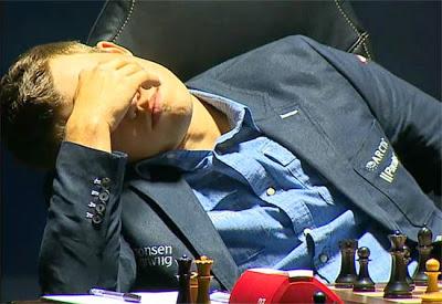 Magnus Carlsen au championnat du monde d'échecs 2014 © Chess & Strategy
