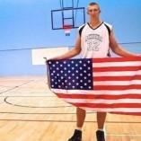Le plus grand joueur de basket au monde mesure 2m34