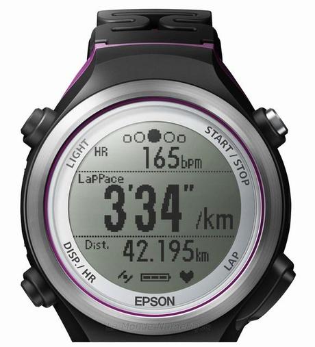 La montre GPS avec moniteur de fréquence cardiaque Epson SF-810 Runsense est disponible