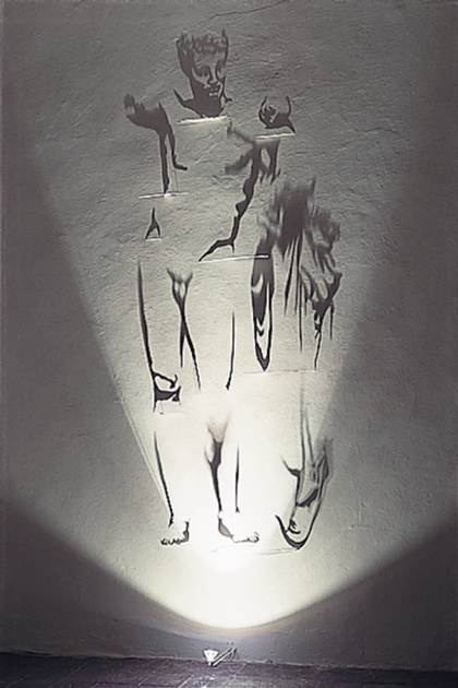 Farbizio Corneli sculpte l'ombre et la lumière - Installation