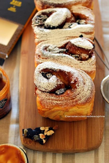 Brioche roulée au caramel et chocolat Brioche roulée au caramel et chocolat