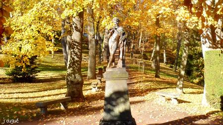 automne statue