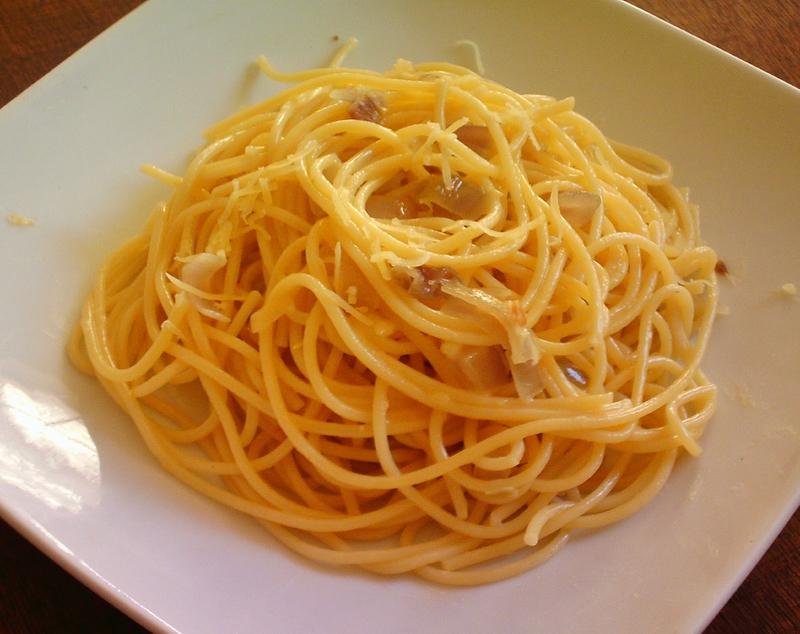 spaghettis aux échalottes confites et aux comté