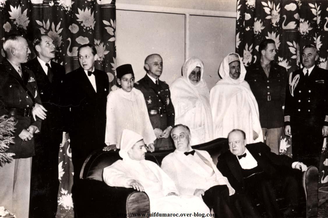 Churchill et Roosevelt avec le sultan Mohamed V, accompagné du jeune prince Moulay Hassan - Casablanca, Maroc -1943