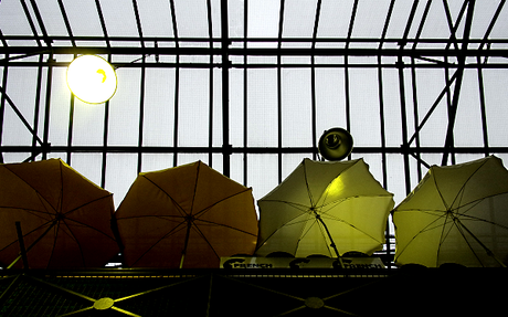 Aux Puces de Clignancourt, le marché Dauphine Aux Puces de Clignancourt, le marché Dauphine