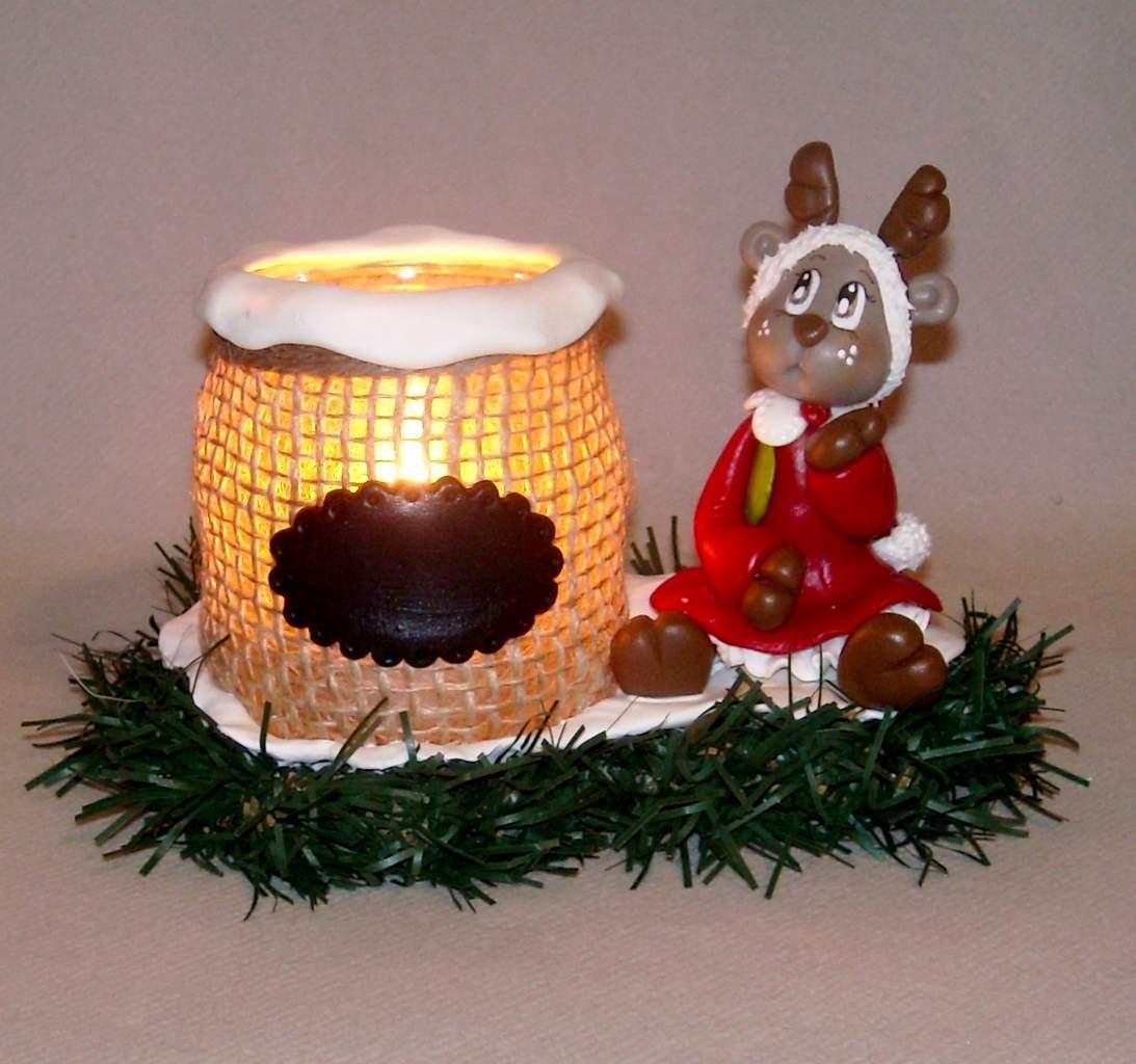Porte-bougie avec renne de Noël réalisé en porcelaine froide