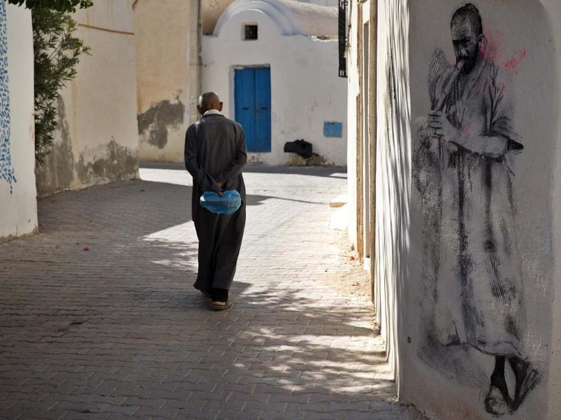 Village d'Erriadh en Tunisie - peinture murale de l'artiste tunisien Dabro