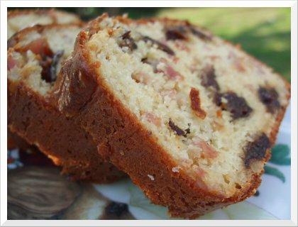 Cake pruneaux lardons et pignons Cake pruneaux lardons et pignons