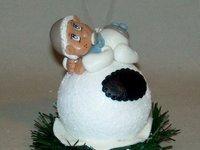 Boule de Noël avec bébé personnalisable en porcelaine froide