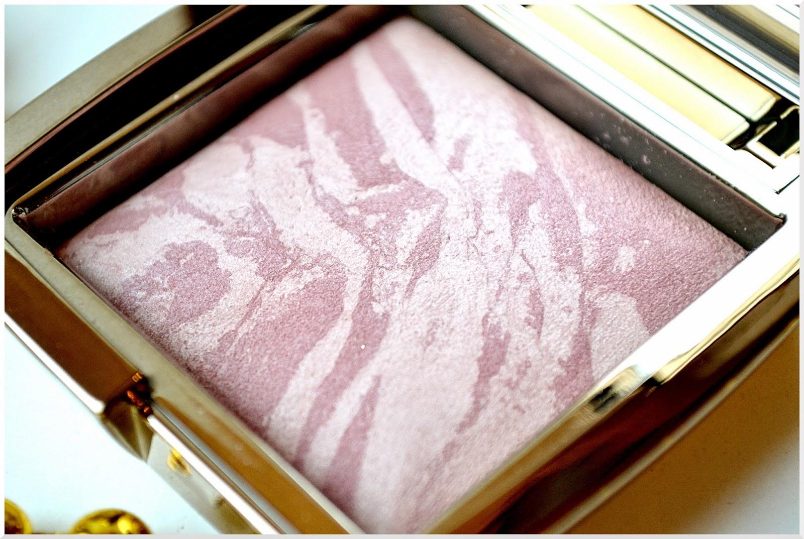 Ambient Lighting Blush, un bijou signé Hourglass
