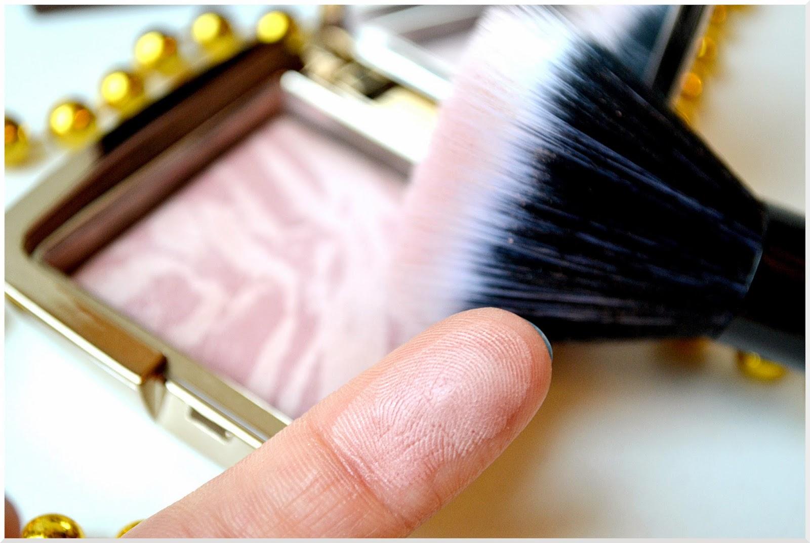 Ambient Lighting Blush, un bijou signé Hourglass