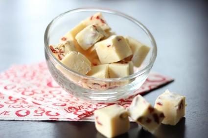 Fudge Chocolat Blanc, Pistache &; Baies de Goji