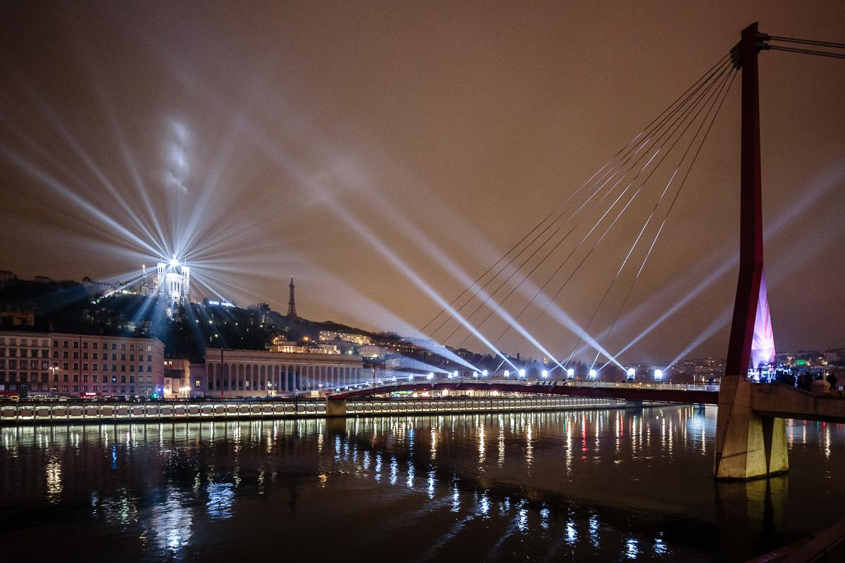 Passerelle du Palais de Justice FDL2014 BD©b rob 26 Fête des Lumières 2014, la visite presse