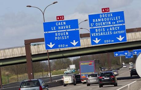 Versailles le 18 avril 2013 Illustration autoroute A13. Circulation automobile.