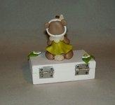 Boites à secrets en bois avec oursonne en porcelaine froide 