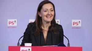 Conférence de presse de Karine Berger suite à présentation du projet de loi pour la croissance et l'activité par Manuel Valls et Emmanuel Macron.