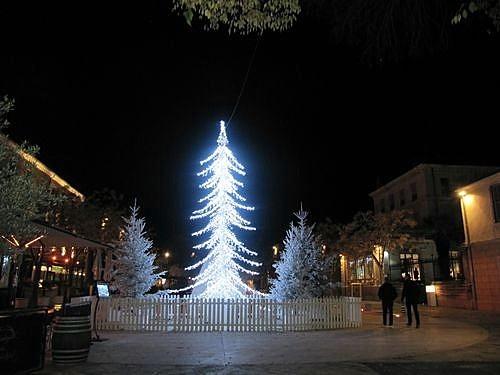 Une ville et ses guirlandes