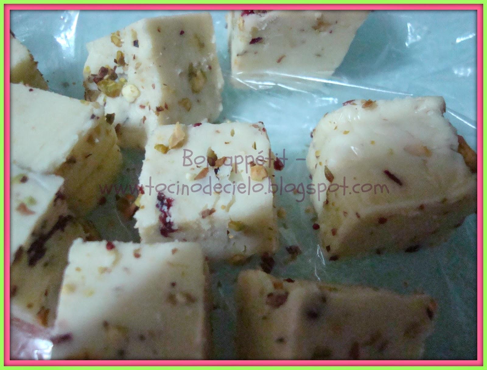 Fudges au chocolat blanc aux pistaches et aux canneberges (Thermomix)  - Fudges de chocolate blanco con pistachos y arandanos (Thermomix)