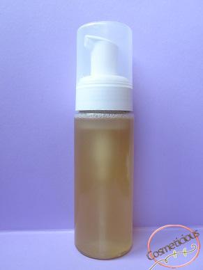 mousse-nettoyante-aubepine-chevrefeuille