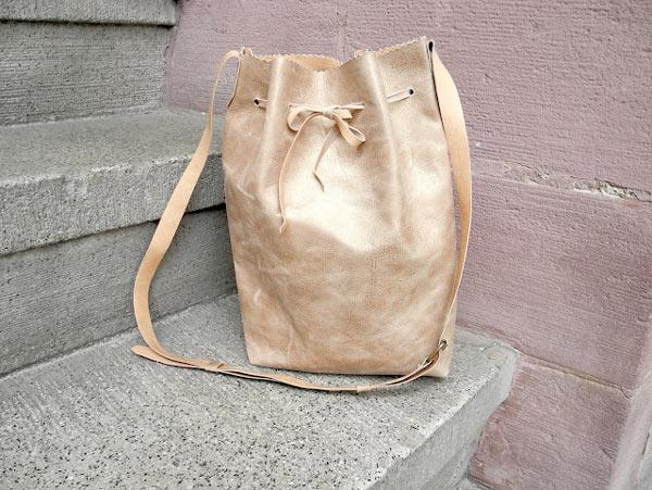 DIY : un sac seau en cuir