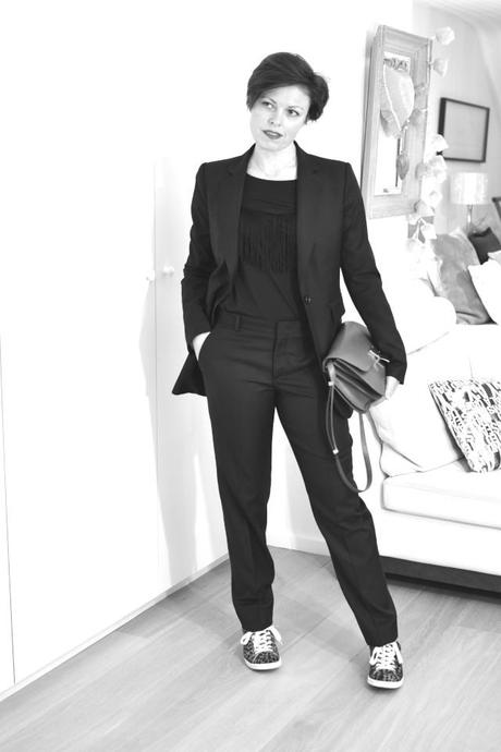 La femme est… JOSEPH BLACK SUIT 6