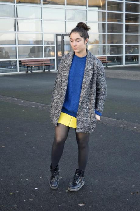 Jaune vif et bleu marine 4